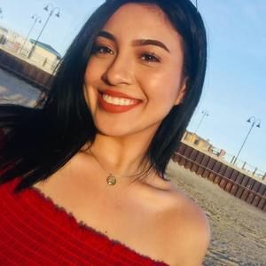 Meet your Posher, Karina